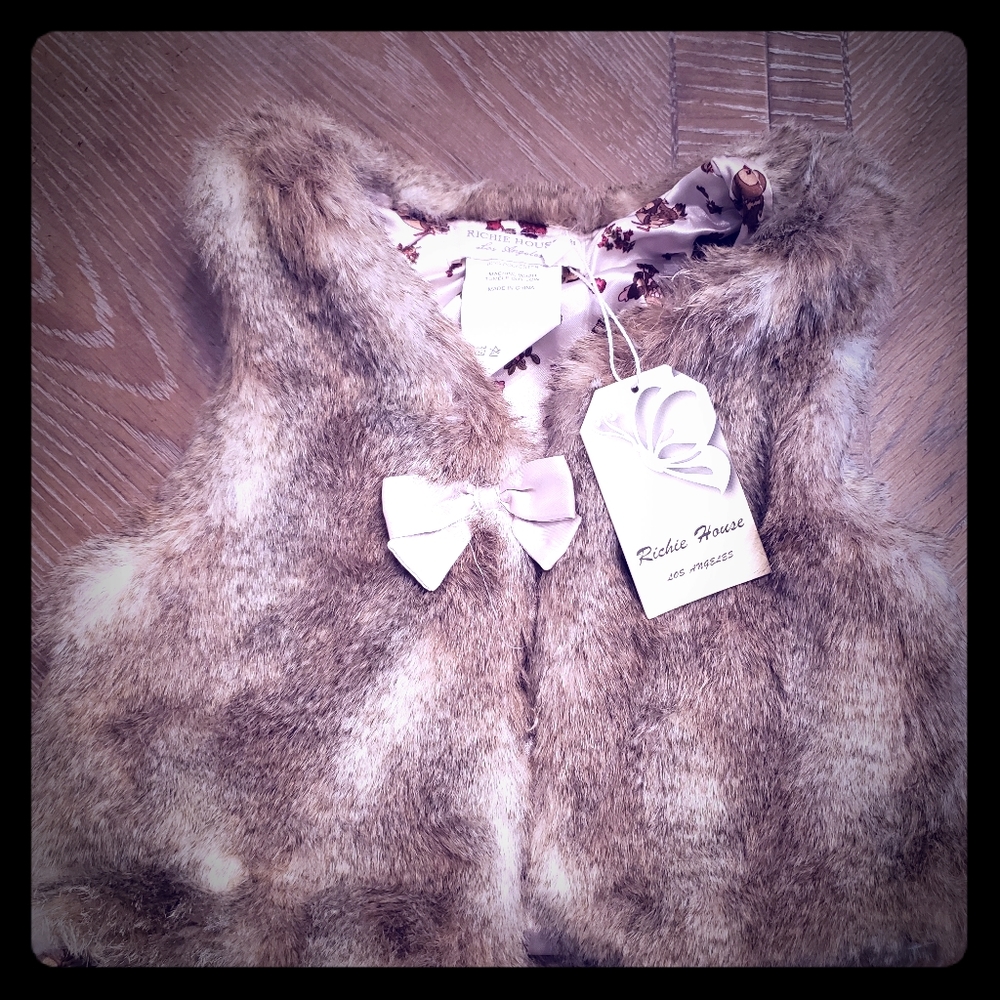 Super cute Richie House Faux Fur Vest